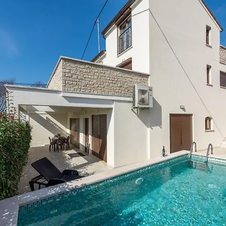 Dolce Vita With 2 Swimming Pools