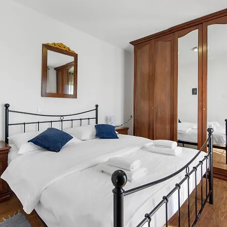 Dolce Vita With 2 Swimming Pools Apartment