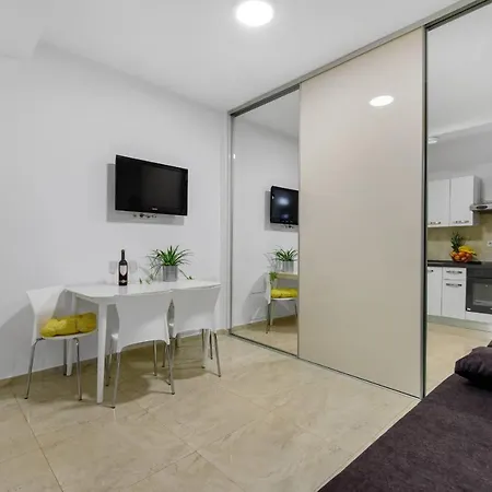 Apartment Dolce Vita With 2 Swimming Pools