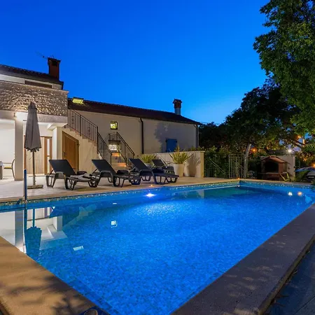Dolce Vita With 2 Swimming Pools Apartment Porec