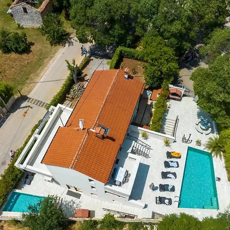 Dolce Vita With 2 Swimming Pools *