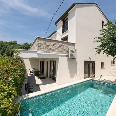 Dolce Vita With 2 Swimming Pools