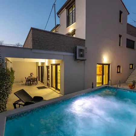 Dolce Vita With 2 Swimming Pools Apartmán